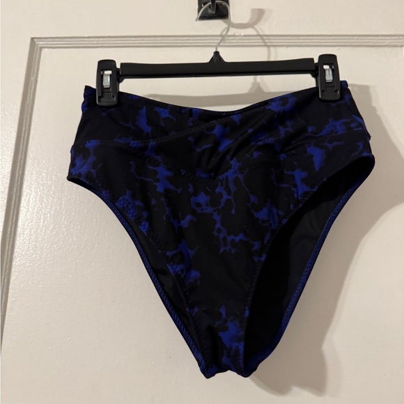 Fabletics High-Waisted Cross Over Swim Bottom Sz medium - Picture 3 of 5